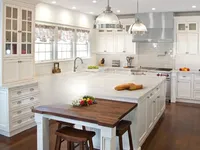 Недвижимость Четырехкомнатная квартира, Центр: 4