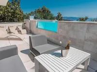 Недвижимость Многоквартирный дом в Опатии: 4