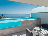 Недвижимость Многоквартирный дом в Опатии: 6