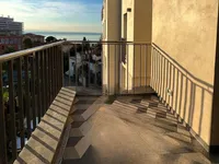 Недвижимость Трехкомнатная квартира в центре: 17