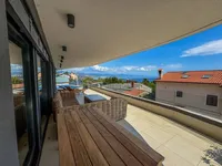 Недвижимость Четырехкомнатная квартира Центр: 3