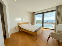 Недвижимость Четырехкомнатная квартира Центр: 25