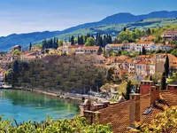 Недвижимость Трёхкомнатная квартира в центре: 3