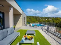 Недвижимость Дом семейный 1224 м² в Центре: 24