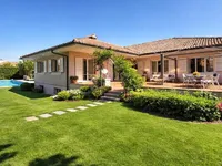 Недвижимость Single house 10 rooms: 1