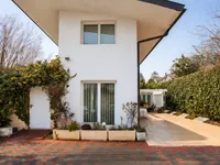 Недвижимость Single house: 1