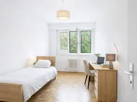 Недвижимость Apartment 4 rooms: 6