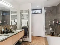 Недвижимость Apartment 4 rooms: 9