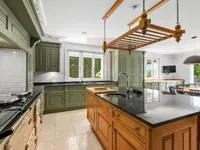 Недвижимость Single house: 8