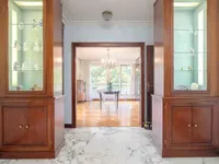 Недвижимость Apartment 8 rooms: 2