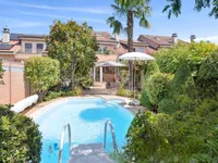 Недвижимость Row house 7 rooms: 1