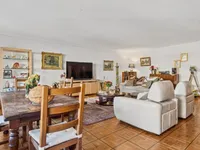 Недвижимость Apartment 6 rooms: 3