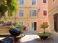 Недвижимость Дом с террасой Новая Изола: 1