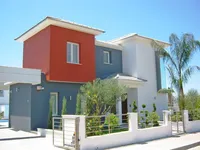 Недвижимость 5+1 Bedroom Beachfront Villa for Sale in Limassol: 1