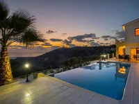 Недвижимость 4 Bedroom Villa for Sale in Pegeia, Pafos: 1