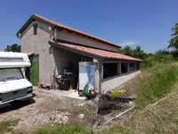 Недвижимость Дом с хозпостройками: 17
