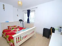 Недвижимость Globe Road: 9