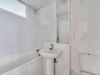 Недвижимость Sunninghill Court, Bollo Bridge Road: 16