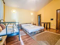 Недвижимость Семейный дом 715 м², Побри: 4