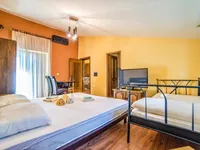 Недвижимость Семейный дом 715 м², Побри: 5