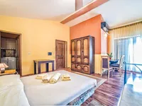Недвижимость Семейный дом 715 м², Побри: 23