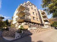 Недвижимость Трёхкомнатная квартира в центре: 2