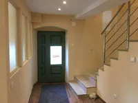 Недвижимость Трехкомнатная квартира в Центре: 18