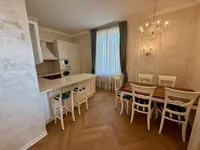 Недвижимость Трёхкомнатная квартира в центре: 8