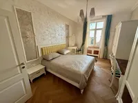 Недвижимость Трёхкомнатная квартира в центре: 11
