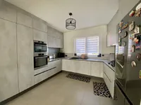 Недвижимость House 4 bedrooms for sale in Kayl: 4