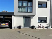 Недвижимость House 5 bedrooms for sale in Perle: 1