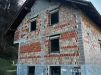 Недвижимость Дом в Залоге, две квартиры: 3