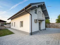 Недвижимость Дом, Поле: 3