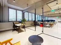 Недвижимость Офисное помещение в центре: 5