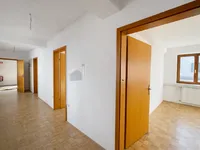 Недвижимость Офисное помещение в центре: 12