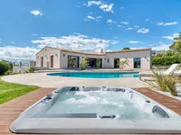 Недвижимость Villa Petit Juas: 2