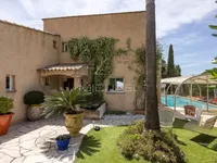 Недвижимость Villa Croix des Gardes: 2