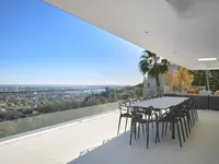 Недвижимость Villa Croix des Gardes: 4