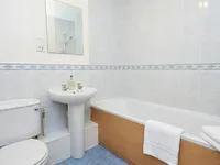 Недвижимость Skyline Plaza, Commercial Road, Aldgage East: 2