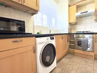 Недвижимость Hallfield Estate: 2