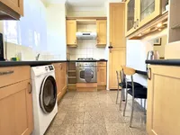 Недвижимость Hallfield Estate: 13