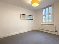 Недвижимость Voltaire Road: 1