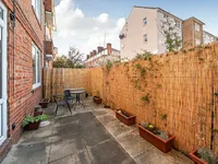 Недвижимость Cherry Garden Street: 12