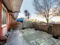 Недвижимость Cherry Garden Street: 17