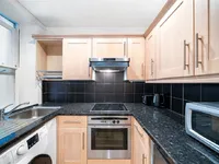 Недвижимость Holland Park Gardens: 8