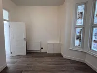 Недвижимость Askew Road: 3