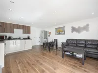 Недвижимость Gifford Road: 3