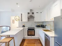 Недвижимость Knatchbull Road: 5