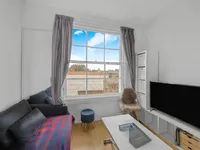 Недвижимость Cliff Court, Cliff Road: 4