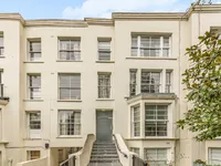 Недвижимость Cliff Court, Cliff Road: 9